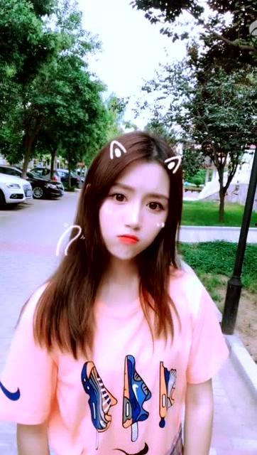 女人吃瓜的搞笑视频,女性吃瓜视频里的欢乐瞬间