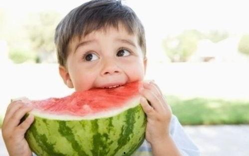 小孩挨打吃瓜视频大全集,儿童遭遇暴力事件视频汇编