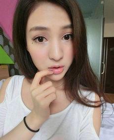 李菲吃瓜事件视频在线观看,视频回顾，揭秘网络热议背后的真相