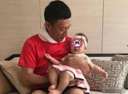 孙红雷女儿吃瓜视频大全,萌娃日常萌态十足