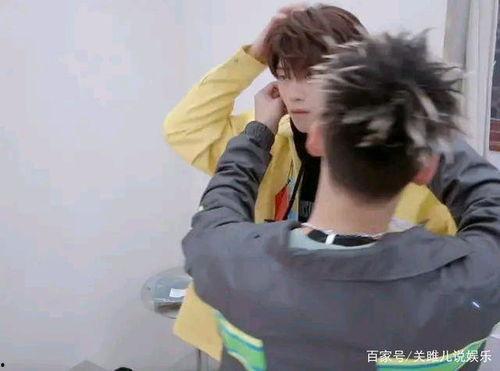 陈伟霆和杨幂吃瓜视频,甜蜜互动引网友热议